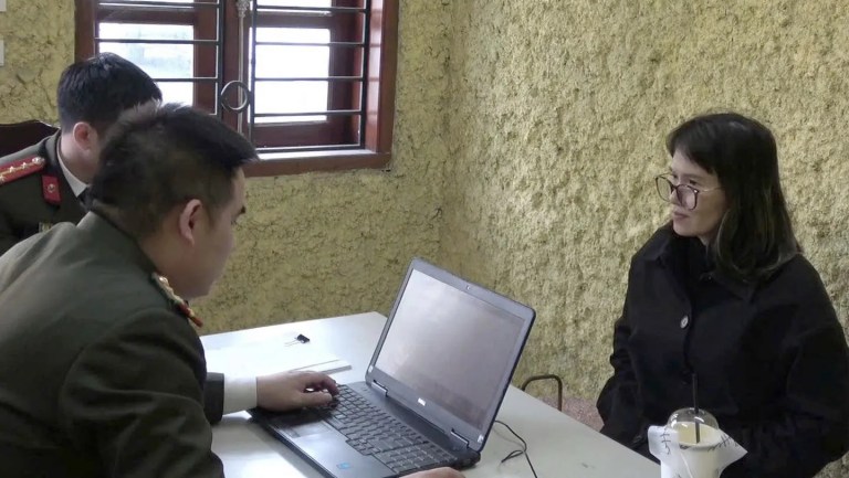 Bà Hoàng Thị Hồng Thái bị công an Hà Nội bắt tạm giam vào ngày 7/1. Nguồn ảnh: Bộ Công an.