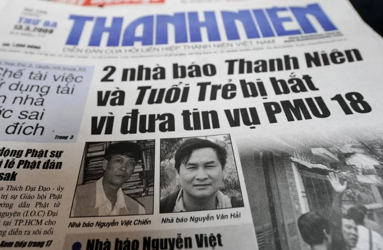 Trang nhất Báo Thanh Niên ngày 13/5/2008 đăng về việc hai nhà báo của tòa soạn này bị bắt vì đưa tin vụ PMU-18. Nguồn ảnh: AFP.