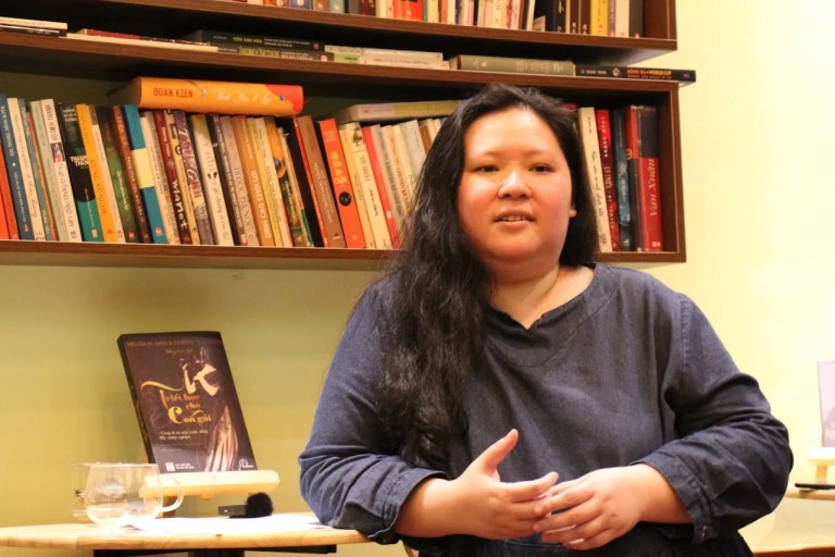 Nhà văn Hà Thủy Nguyên. Ảnh: bookhunterlyceum.org.