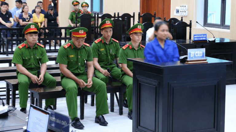 Phiên tòa xét xử bà Bùi Thị Măng ở tỉnh Điện Biên. Nguồn ảnh: Kỳ Anh/Báo Công lý.